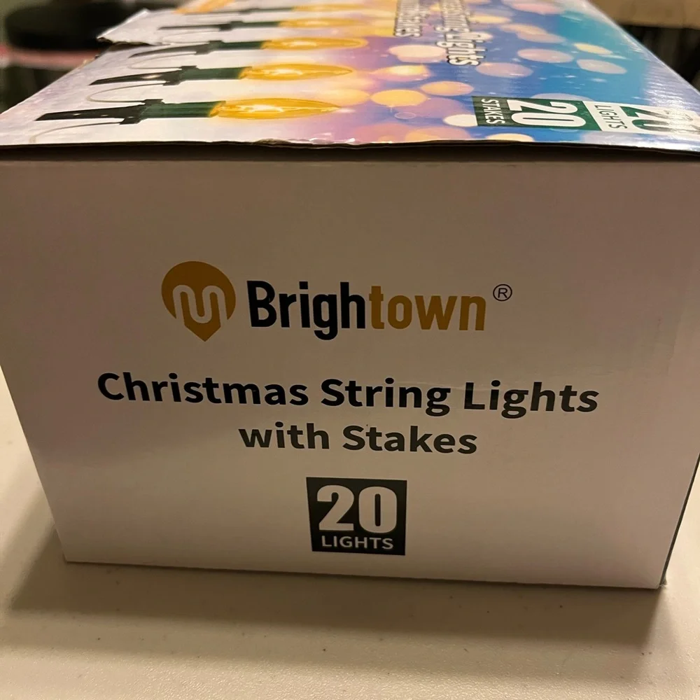 Christmas string lights with stakes 20 lights 20 steaks by brightown 26 feet new